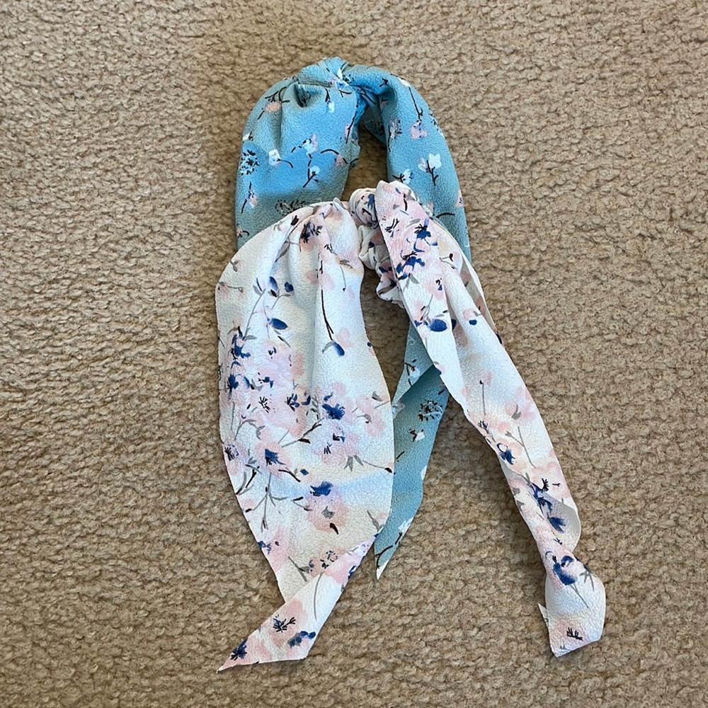 NWOT 2 Pack Floral Scarf Hair Tie. One Size